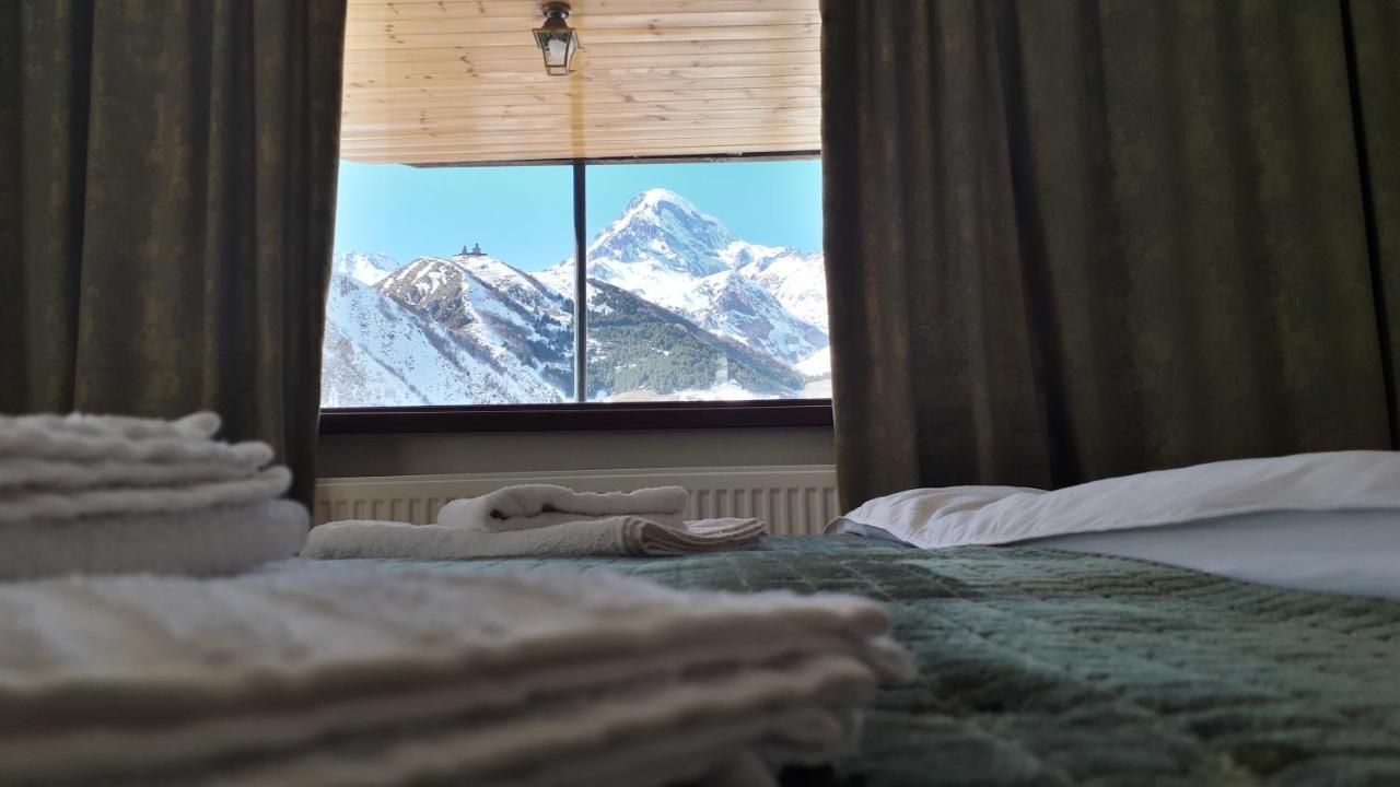 Four Season In Kazbegi Hotel Exterior photo